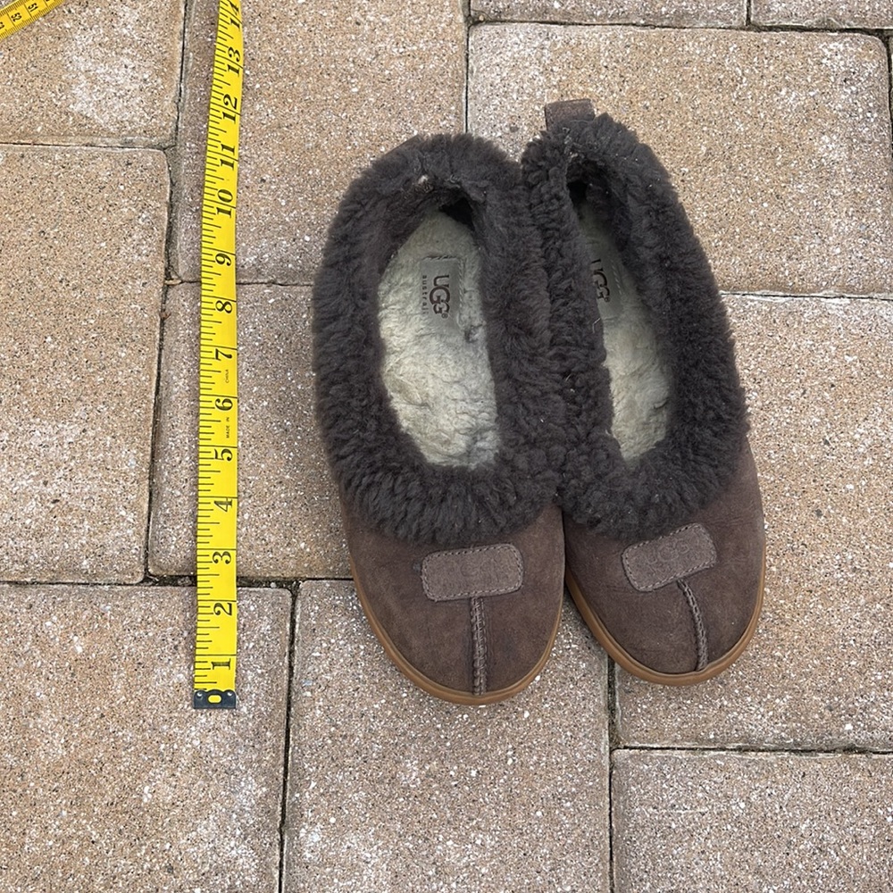 UGGS - Picture 6 of 7